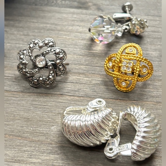 Mystery Basket Vintage Clip Earrings (25 pairs) - Picture 7 of 13